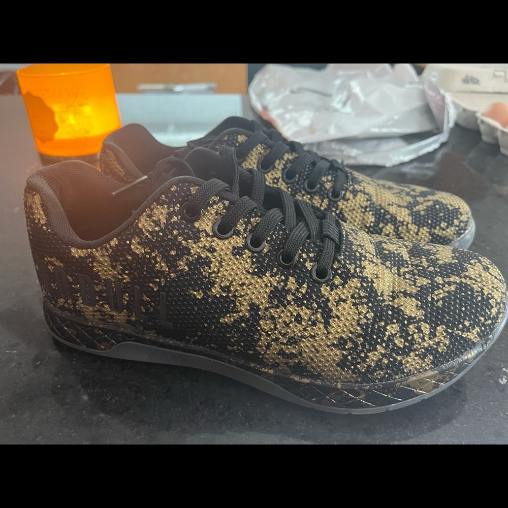 NOBULL Project womens pride trainers - sz 8.5